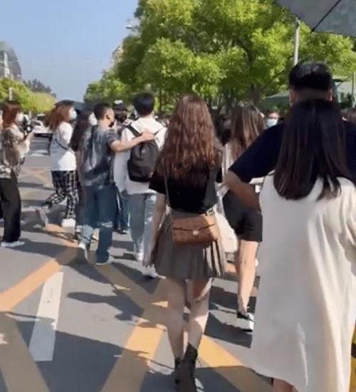 张真源私生爆料最新动态,最新动态揭秘不为人知的一面